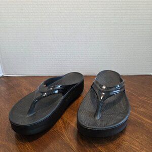 OOfos Black Platform Sandals size 7